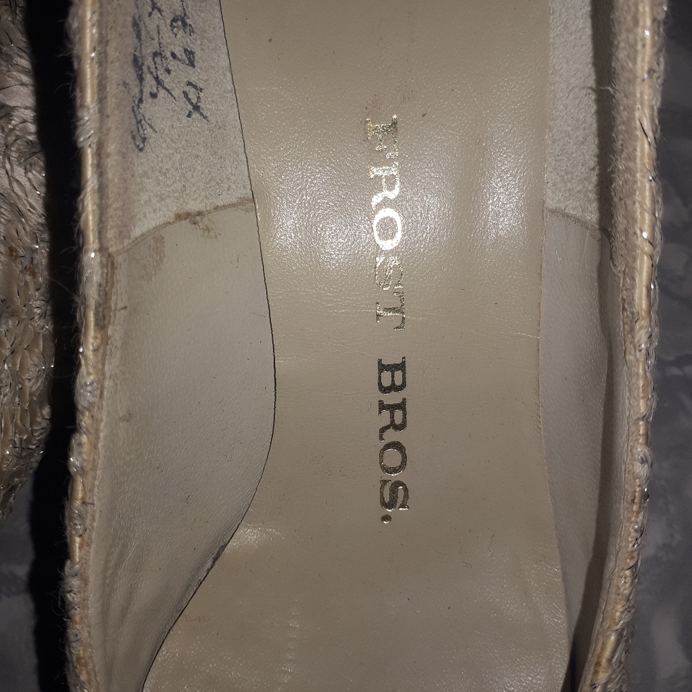 Vintage Wedding Shoes with kitten heal - Picture 7 of 10